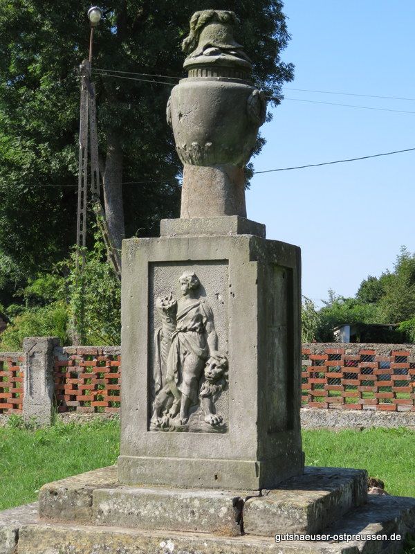 Grabdenkmal in Molthainen