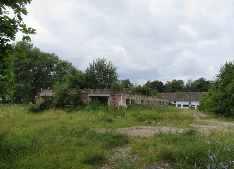 Blick vom Gutshaus zum Wirtschaftshof