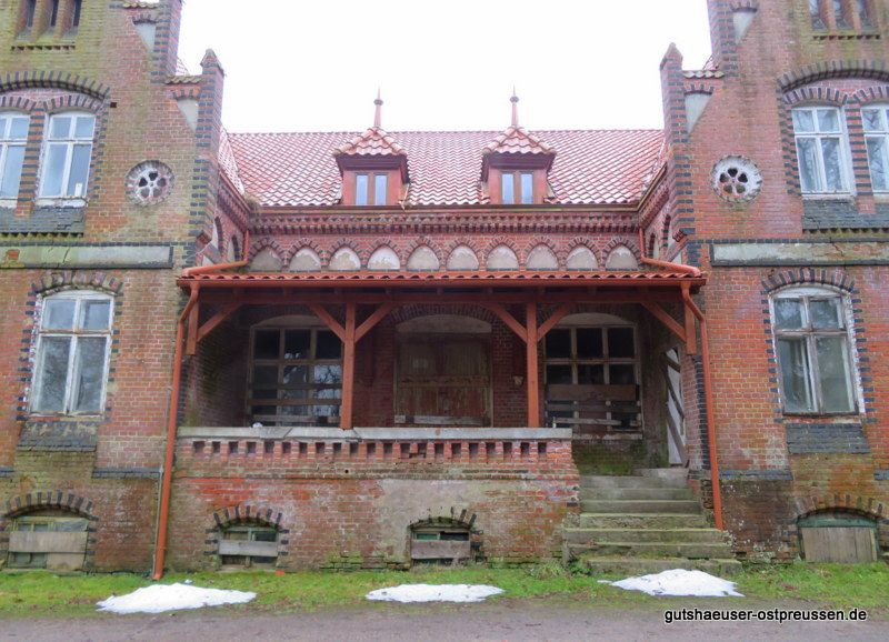 Terrasse mit Haupteingang