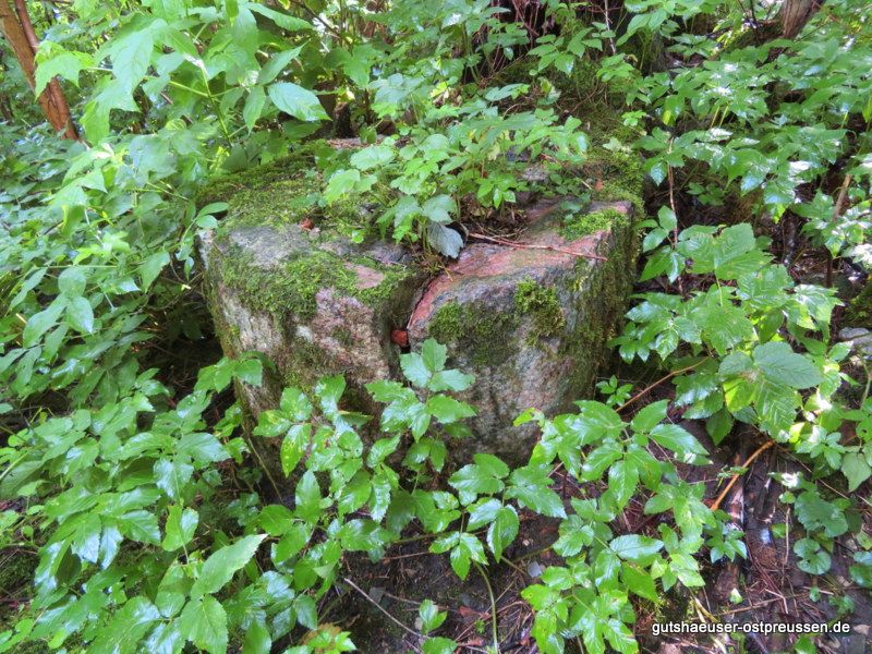 Sockelabschlusstein der Auffahrt